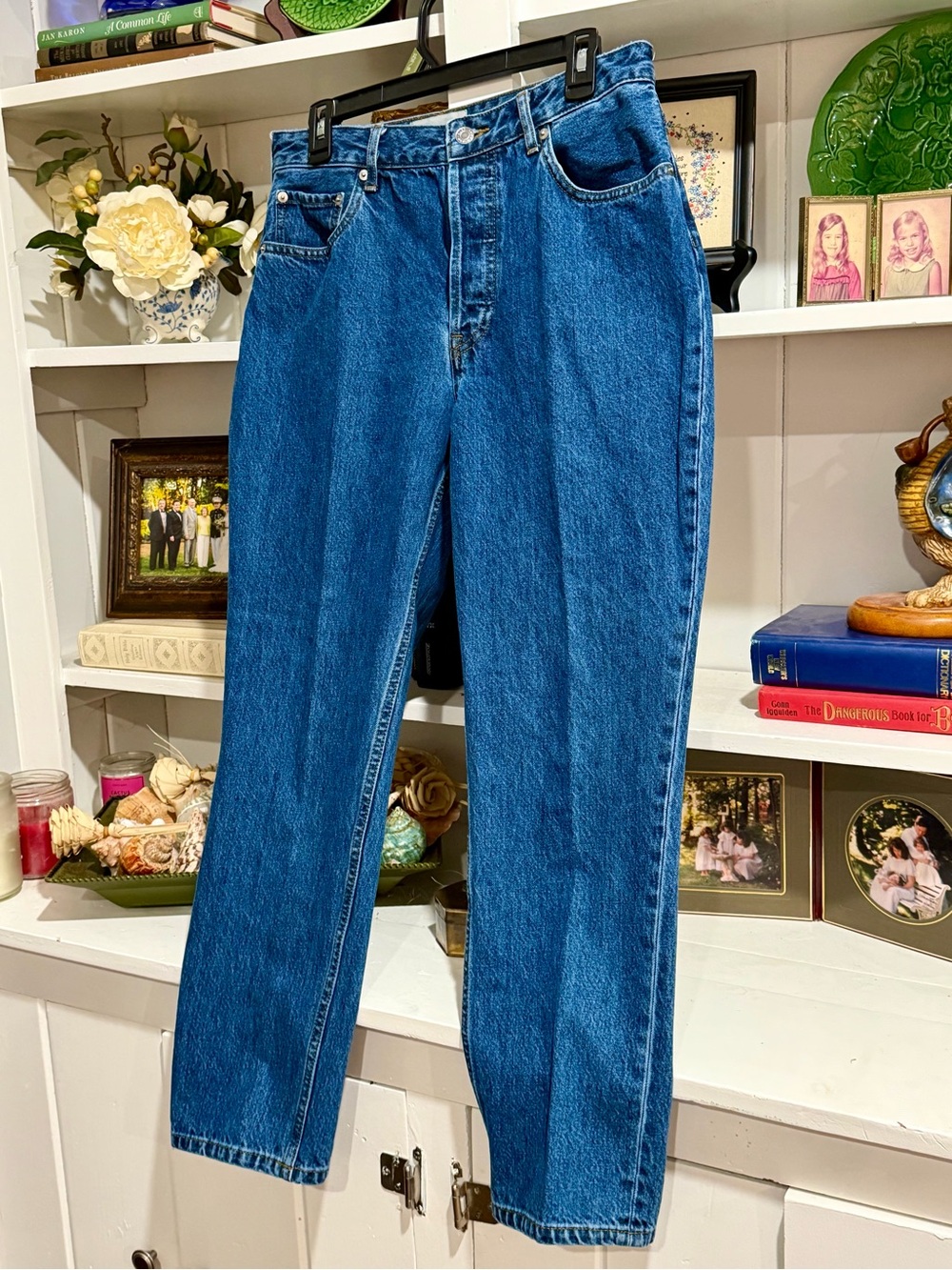 Everlane women’s curvy 90’s cheeky straight leg blue jeans
